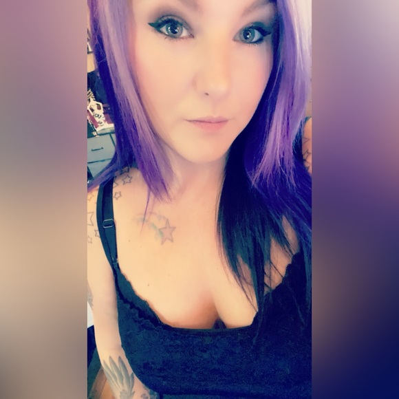 Meet your Posher, Jade - Picture 3 of 3